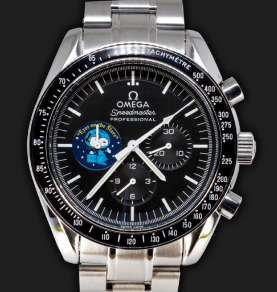 Omega Speedmaster  Moonwatch Snoopy Limited Edition